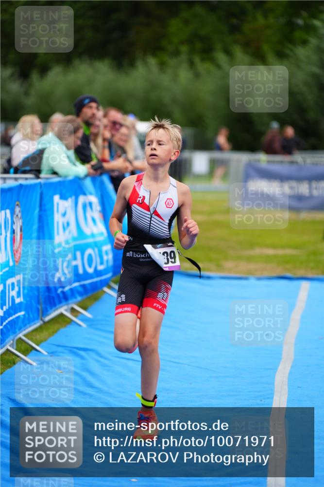 30.08.2026 - Elbe Triathlon Hamburg LAZAROV Photography http://msf.ph/oto/10071971 30.08.2026 13:09:04 Ziel 1789 meine-sportfotos.de
