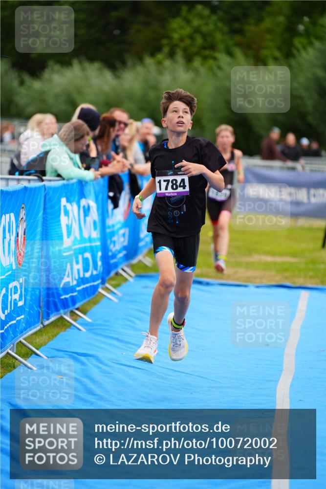 30.08.2026 - Elbe Triathlon Hamburg LAZAROV Photography http://msf.ph/oto/10072002 30.08.2026 13:09:20 Ziel 1777, 1784, 1828 meine-sportfotos.de