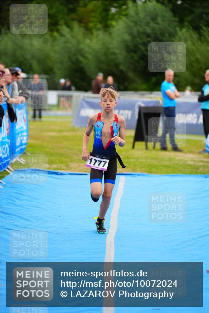 30.08.2026 - Elbe Triathlon Hamburg LAZAROV Photography http://msf.ph/oto/10072024 30.08.2026 13:09:24 Ziel 1777, 1784, 1828 meine-sportfotos.de