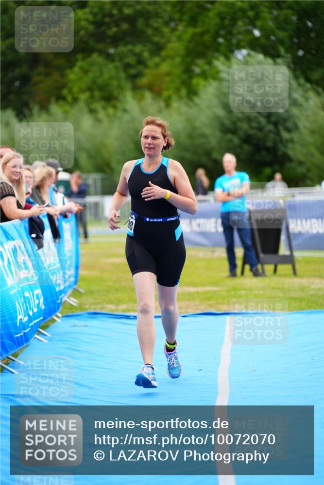 30.08.2026 - Elbe Triathlon Hamburg LAZAROV Photography http://msf.ph/oto/10072070 30.08.2026 13:10:36 Ziel 1698 meine-sportfotos.de