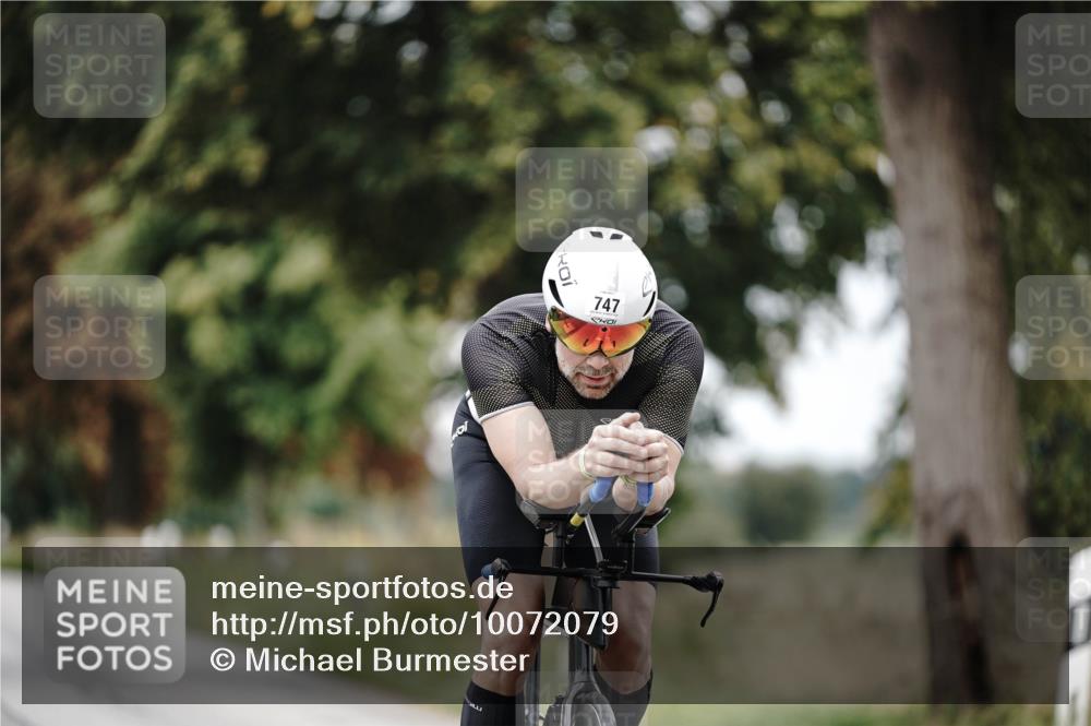 30.08.2026 - Elbe Triathlon Hamburg Michael Burmester http://msf.ph/oto/10072079 30.08.2026 10:11:04 Radfahren 617, 729, 747 meine-sportfotos.de