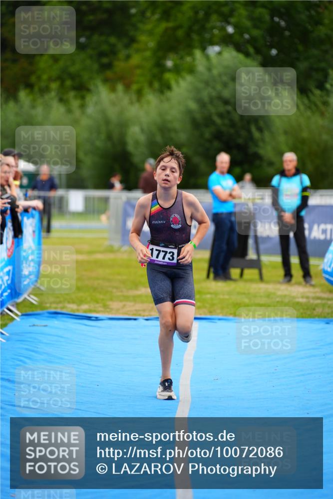 30.08.2026 - Elbe Triathlon Hamburg LAZAROV Photography http://msf.ph/oto/10072086 30.08.2026 13:10:49 Ziel 1773 meine-sportfotos.de