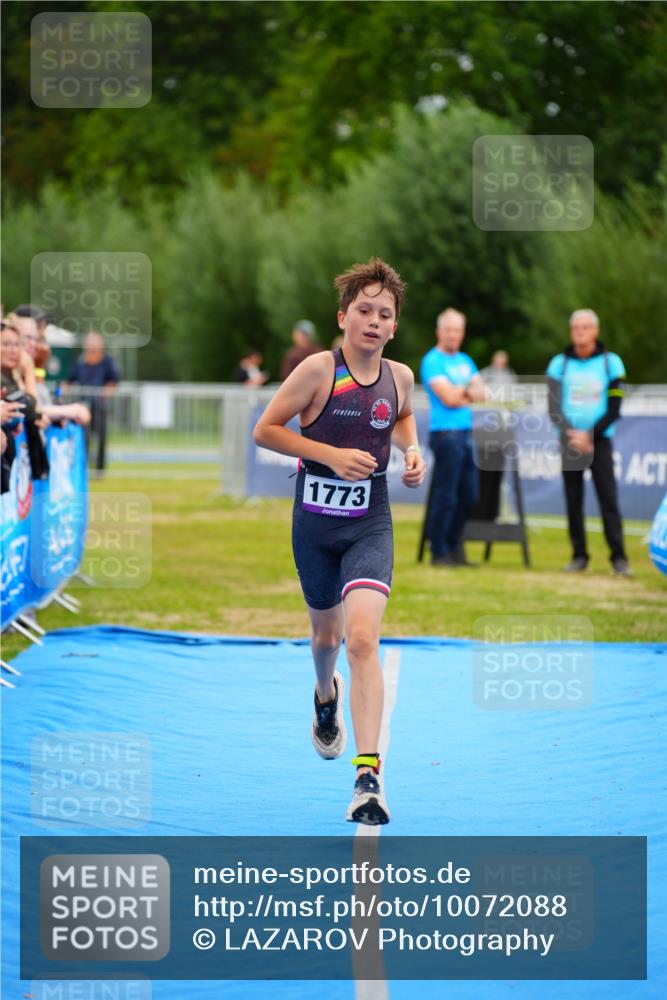 30.08.2026 - Elbe Triathlon Hamburg LAZAROV Photography http://msf.ph/oto/10072088 30.08.2026 13:10:49 Ziel 1773 meine-sportfotos.de