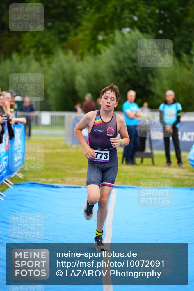 30.08.2026 - Elbe Triathlon Hamburg LAZAROV Photography http://msf.ph/oto/10072091 30.08.2026 13:10:49 Ziel 1773 meine-sportfotos.de
