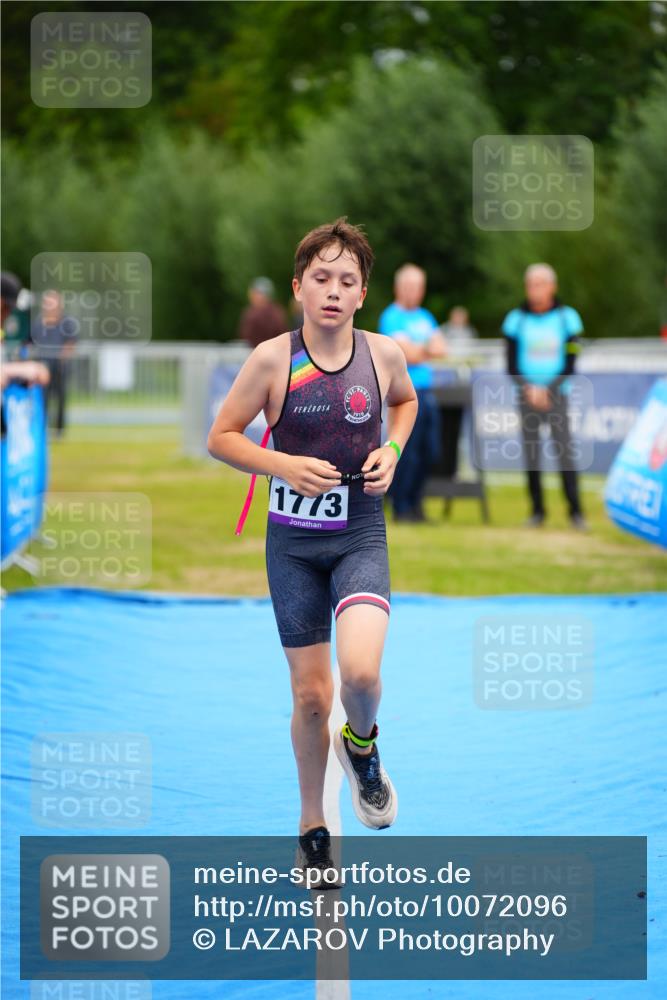 30.08.2026 - Elbe Triathlon Hamburg LAZAROV Photography http://msf.ph/oto/10072096 30.08.2026 13:10:50 Ziel 1773 meine-sportfotos.de
