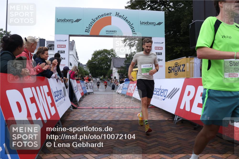 30.08.2026 - Blankeneser Heldenlauf Lena Gebhardt http://msf.ph/oto/10072104 30.08.2026 10:13:21 Ziel 5342, 5511, 5561, 5844 meine-sportfotos.de