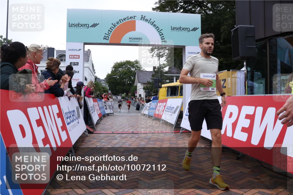 30.08.2026 - Blankeneser Heldenlauf Lena Gebhardt http://msf.ph/oto/10072112 30.08.2026 10:13:21 Ziel 5342, 5511, 5561, 5844 meine-sportfotos.de