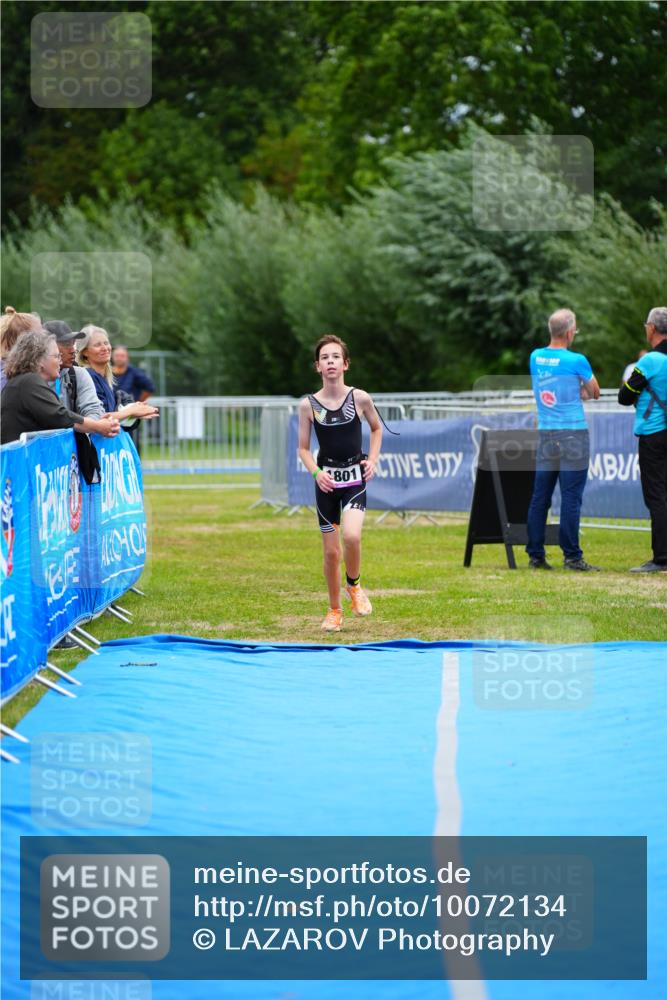 30.08.2026 - Elbe Triathlon Hamburg LAZAROV Photography http://msf.ph/oto/10072134 30.08.2026 13:14:08 Ziel 1801 meine-sportfotos.de
