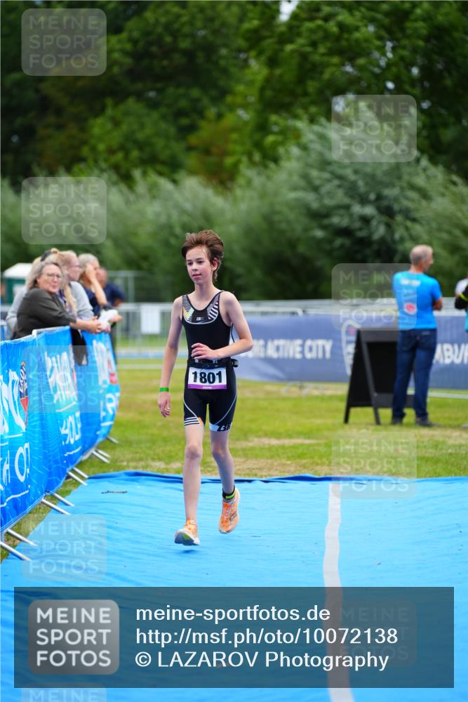 30.08.2026 - Elbe Triathlon Hamburg LAZAROV Photography http://msf.ph/oto/10072138 30.08.2026 13:14:09 Ziel 1801 meine-sportfotos.de