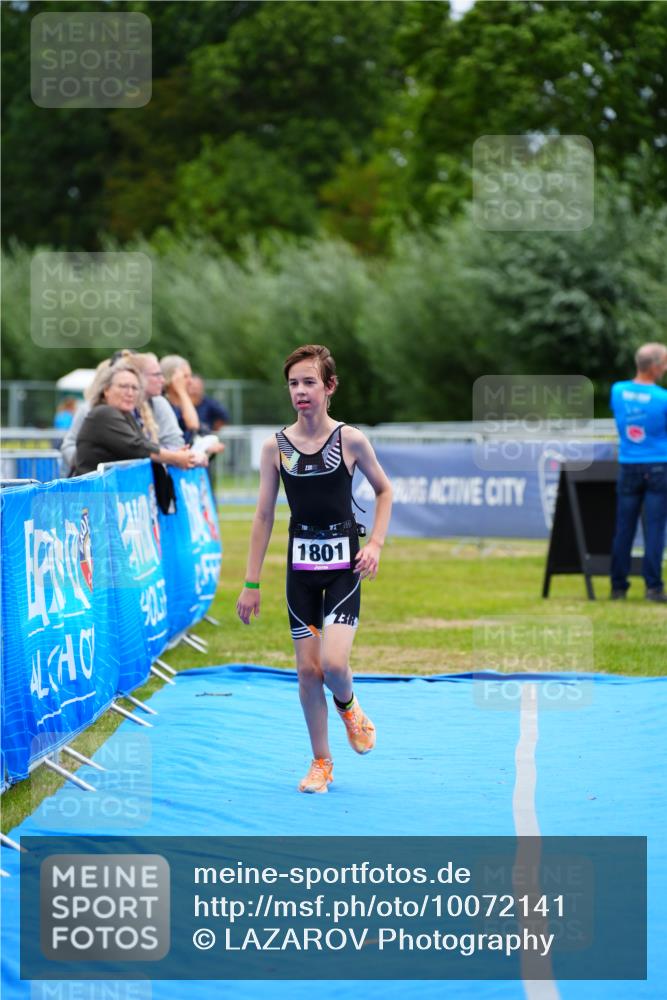 30.08.2026 - Elbe Triathlon Hamburg LAZAROV Photography http://msf.ph/oto/10072141 30.08.2026 13:14:10 Ziel 1801 meine-sportfotos.de