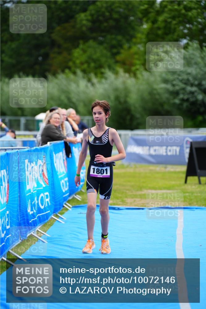 30.08.2026 - Elbe Triathlon Hamburg LAZAROV Photography http://msf.ph/oto/10072146 30.08.2026 13:14:10 Ziel 1801 meine-sportfotos.de