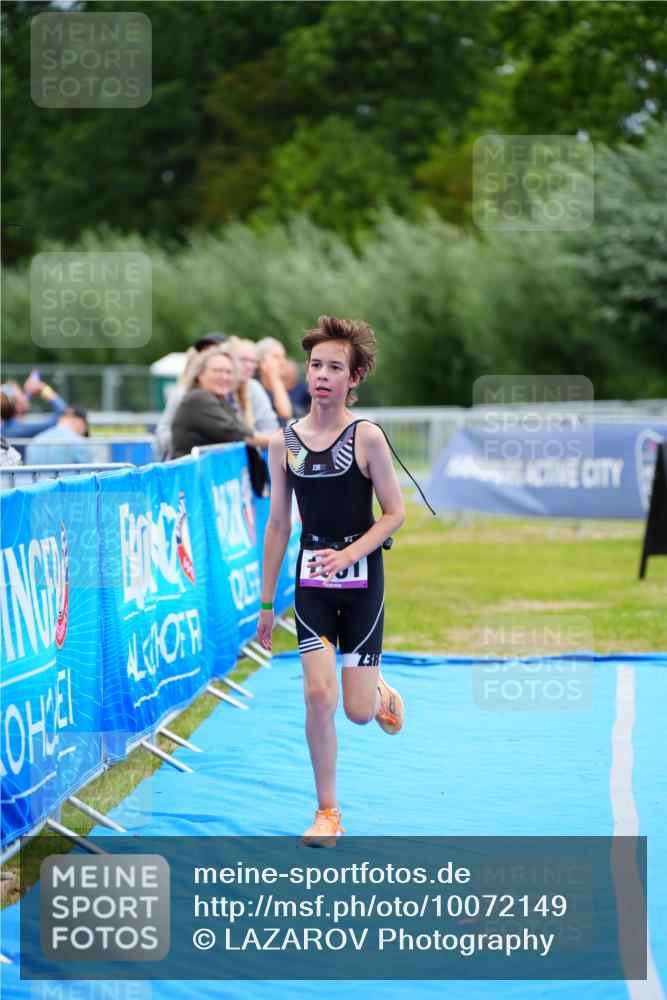 30.08.2026 - Elbe Triathlon Hamburg LAZAROV Photography http://msf.ph/oto/10072149 30.08.2026 13:14:10 Ziel 1801 meine-sportfotos.de