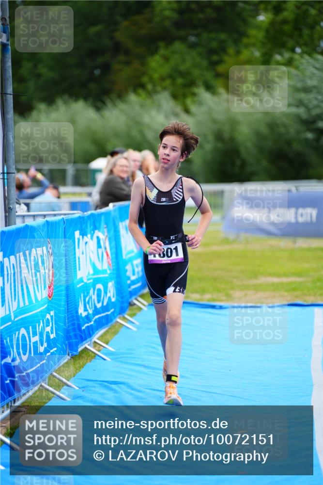 30.08.2026 - Elbe Triathlon Hamburg LAZAROV Photography http://msf.ph/oto/10072151 30.08.2026 13:14:10 Ziel 1801 meine-sportfotos.de