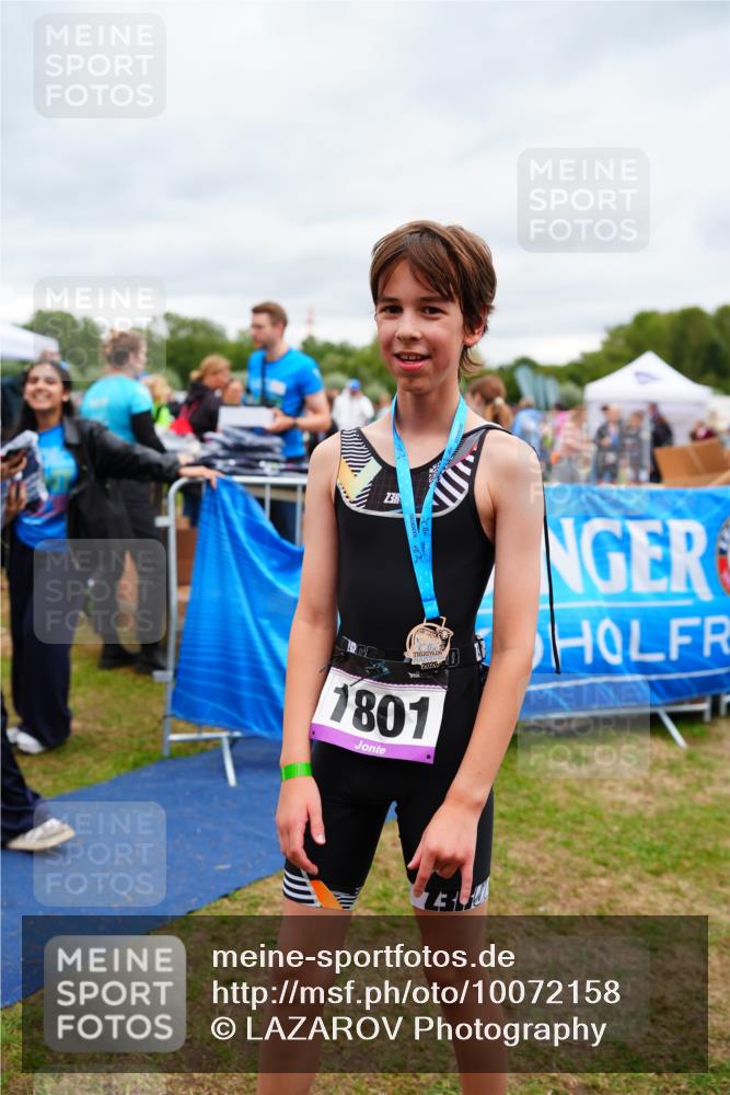 30.08.2026 - Elbe Triathlon Hamburg LAZAROV Photography http://msf.ph/oto/10072158 30.08.2026 13:14:21 Ziel  meine-sportfotos.de