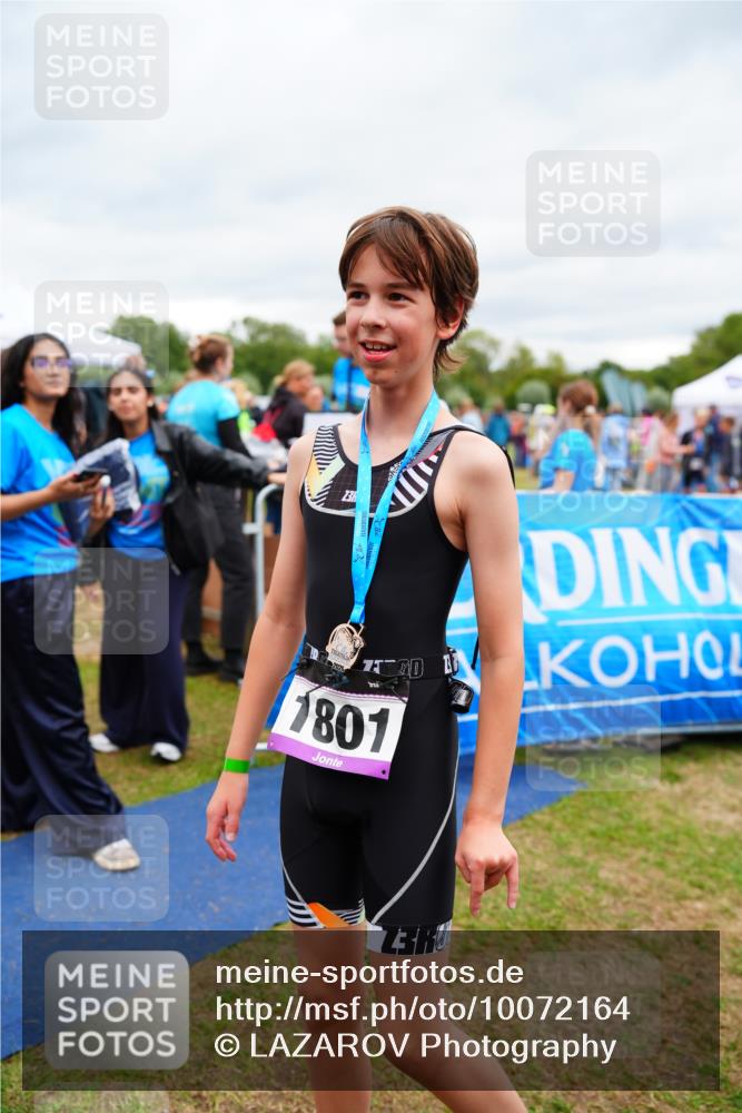 30.08.2026 - Elbe Triathlon Hamburg LAZAROV Photography http://msf.ph/oto/10072164 30.08.2026 13:14:21 Ziel  meine-sportfotos.de