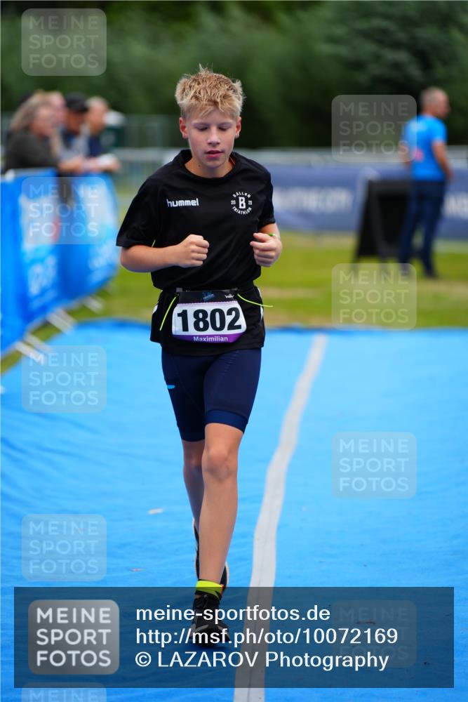 30.08.2026 - Elbe Triathlon Hamburg LAZAROV Photography http://msf.ph/oto/10072169 30.08.2026 13:15:03 Ziel 1802 meine-sportfotos.de