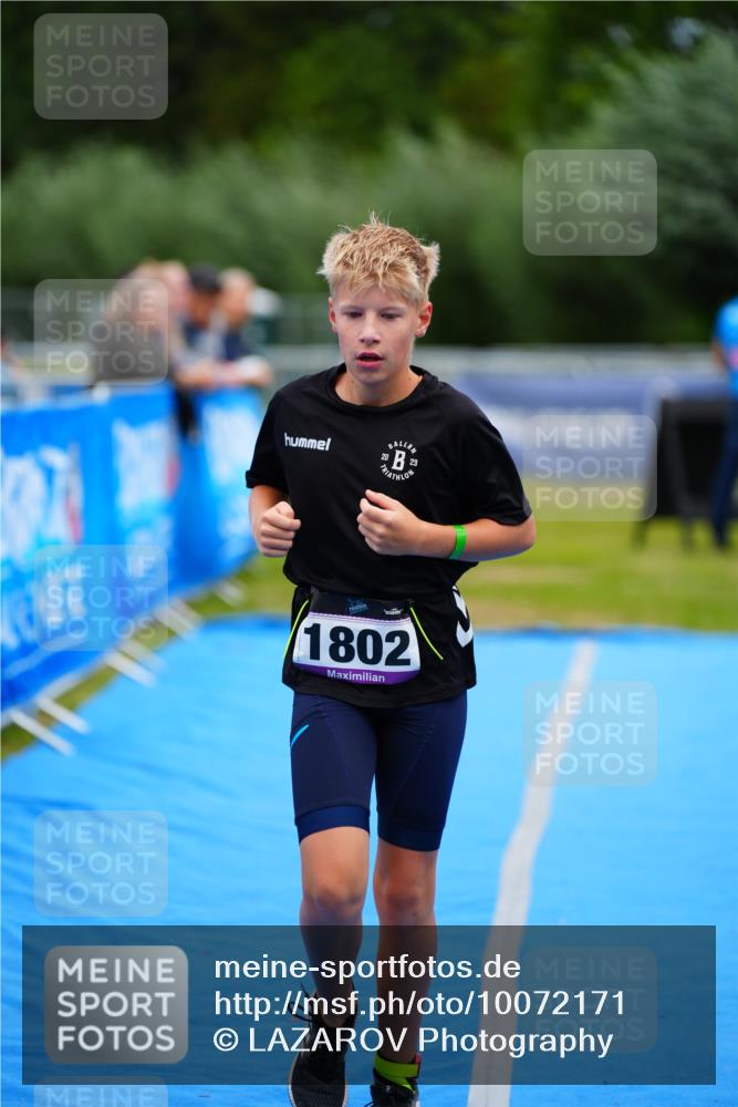 30.08.2026 - Elbe Triathlon Hamburg LAZAROV Photography http://msf.ph/oto/10072171 30.08.2026 13:15:04 Ziel 1802 meine-sportfotos.de