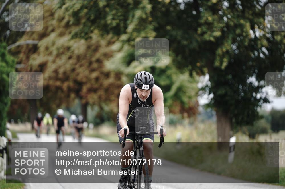 30.08.2026 - Elbe Triathlon Hamburg Michael Burmester http://msf.ph/oto/10072178 30.08.2026 10:12:06 Radfahren 400, 665, 698, 742, 757, 969 meine-sportfotos.de