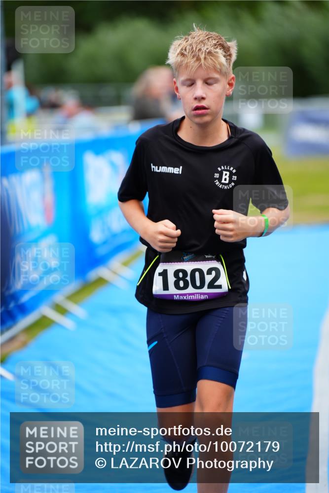 30.08.2026 - Elbe Triathlon Hamburg LAZAROV Photography http://msf.ph/oto/10072179 30.08.2026 13:15:04 Ziel 1802 meine-sportfotos.de