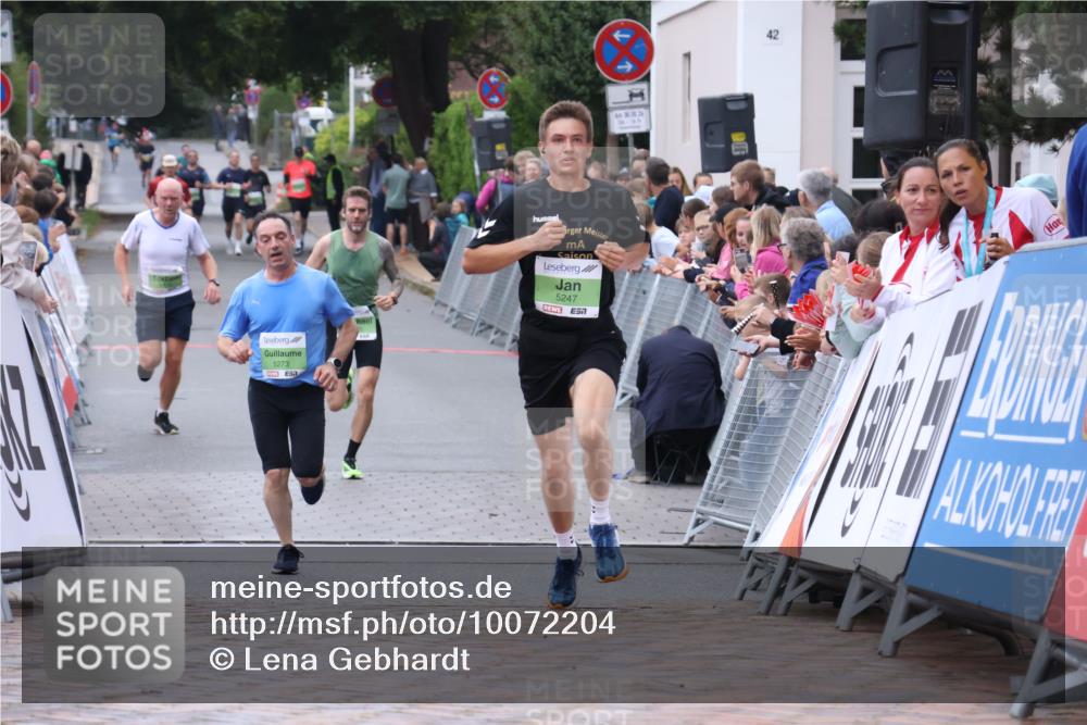 30.08.2026 - Blankeneser Heldenlauf Lena Gebhardt http://msf.ph/oto/10072204 30.08.2026 10:14:00 Ziel 5247, 5303, 5749 meine-sportfotos.de
