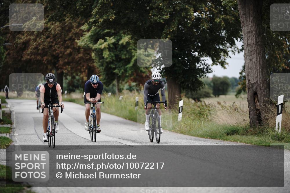 30.08.2026 - Elbe Triathlon Hamburg Michael Burmester http://msf.ph/oto/10072217 30.08.2026 10:12:32 Radfahren 437, 569, 648, 734, 939 meine-sportfotos.de