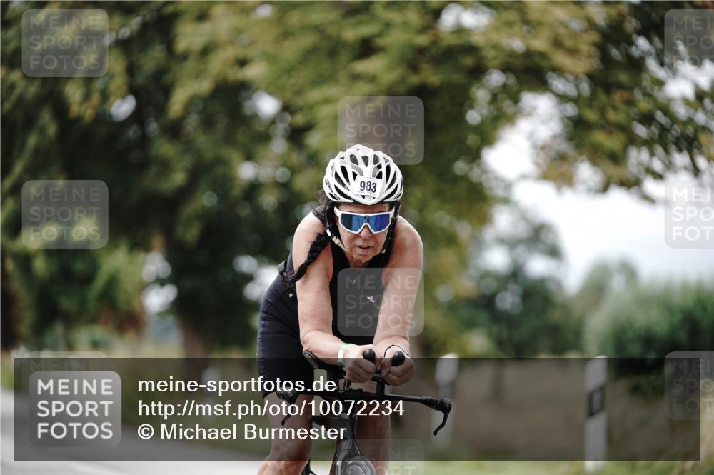 30.08.2026 - Elbe Triathlon Hamburg Michael Burmester http://msf.ph/oto/10072234 30.08.2026 10:12:50 Radfahren 410, 657, 669, 813, 983 meine-sportfotos.de
