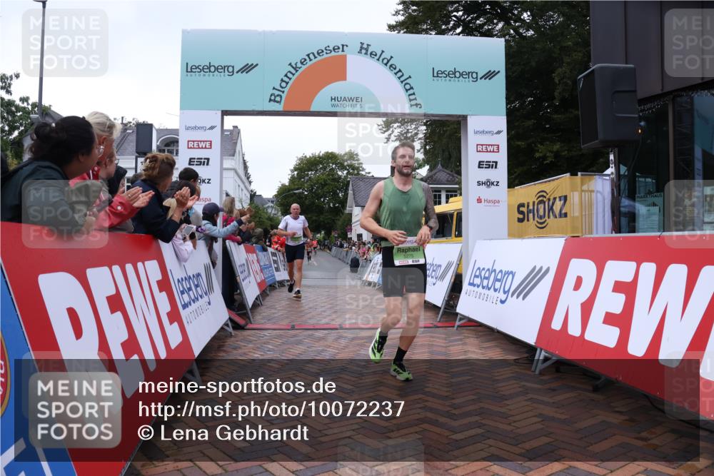 30.08.2026 - Blankeneser Heldenlauf Lena Gebhardt http://msf.ph/oto/10072237 30.08.2026 10:14:07 Ziel 5247, 5273, 5275, 5816 meine-sportfotos.de
