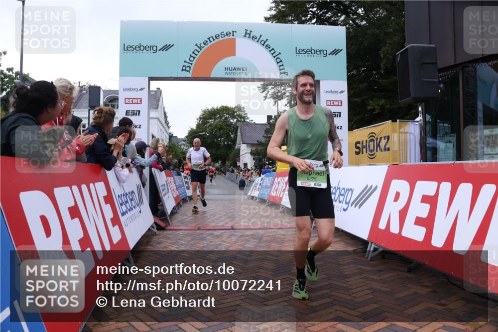 30.08.2026 - Blankeneser Heldenlauf Lena Gebhardt http://msf.ph/oto/10072241 30.08.2026 10:14:07 Ziel 5247, 5273, 5275, 5816 meine-sportfotos.de