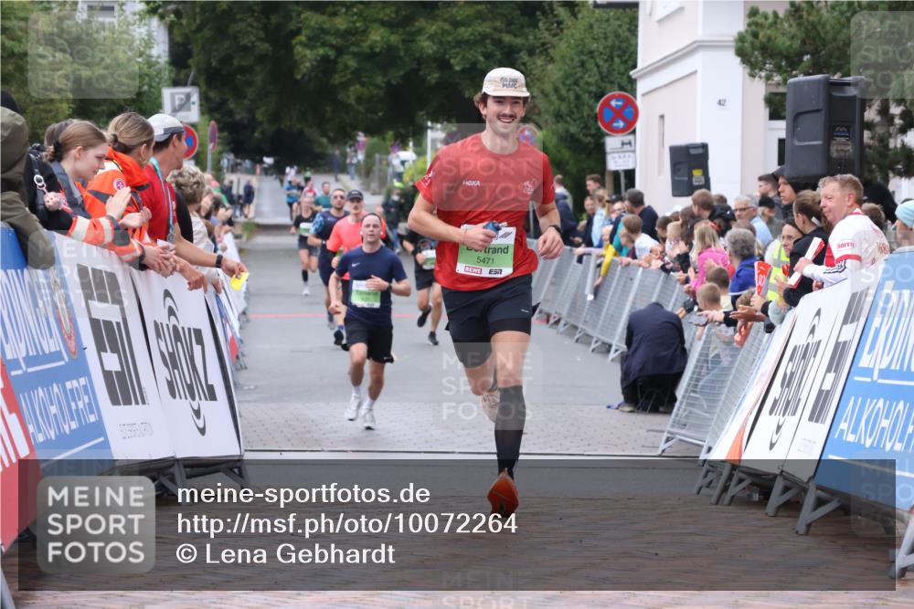 30.08.2026 - Blankeneser Heldenlauf Lena Gebhardt http://msf.ph/oto/10072264 30.08.2026 10:14:13 Ziel 5273, 5275, 5471, 5816 meine-sportfotos.de