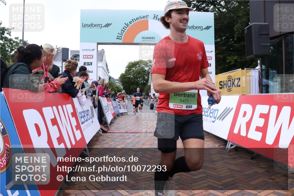 30.08.2026 - Blankeneser Heldenlauf Lena Gebhardt http://msf.ph/oto/10072293 30.08.2026 10:14:17 Ziel 5151, 5471, 5620, 5816 meine-sportfotos.de