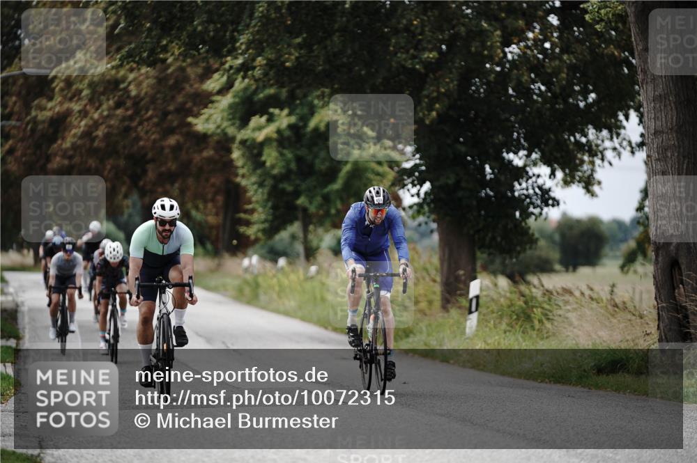 30.08.2026 - Elbe Triathlon Hamburg Michael Burmester http://msf.ph/oto/10072315 30.08.2026 10:13:56 Radfahren 585, 612, 646, 799, 881, 886, 1896 meine-sportfotos.de