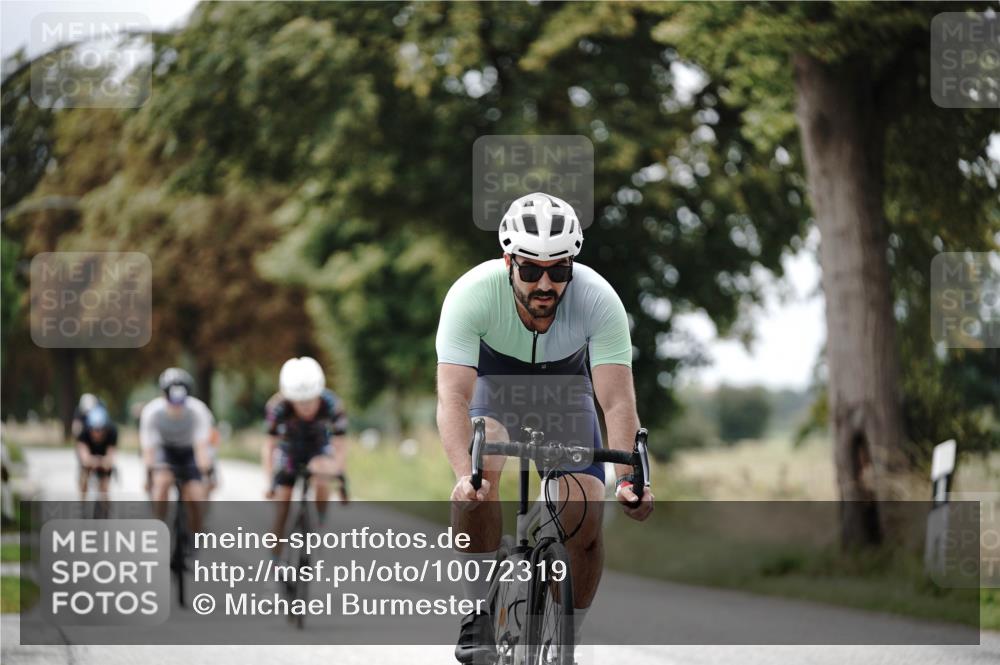 30.08.2026 - Elbe Triathlon Hamburg Michael Burmester http://msf.ph/oto/10072319 30.08.2026 10:13:58 Radfahren 585, 611, 612, 646, 799, 881, 886, 1896 meine-sportfotos.de