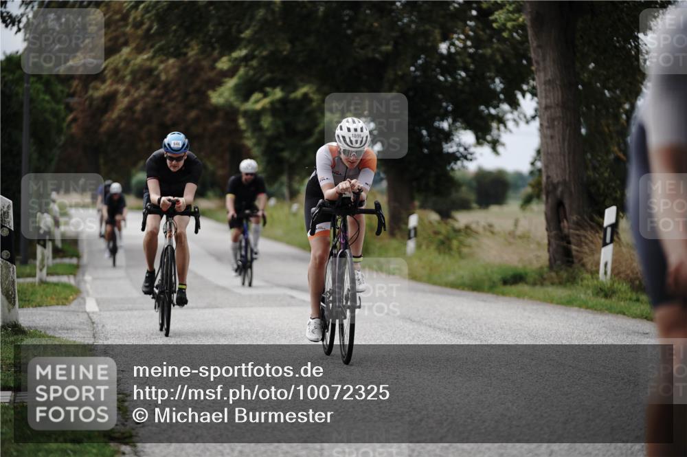30.08.2026 - Elbe Triathlon Hamburg Michael Burmester http://msf.ph/oto/10072325 30.08.2026 10:14:00 Radfahren 585, 611, 612, 646, 799, 881, 886, 1896 meine-sportfotos.de