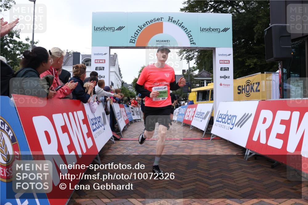 30.08.2026 - Blankeneser Heldenlauf Lena Gebhardt http://msf.ph/oto/10072326 30.08.2026 10:14:22 Ziel 5151, 5270, 5398, 5471, 5620, 5828 meine-sportfotos.de