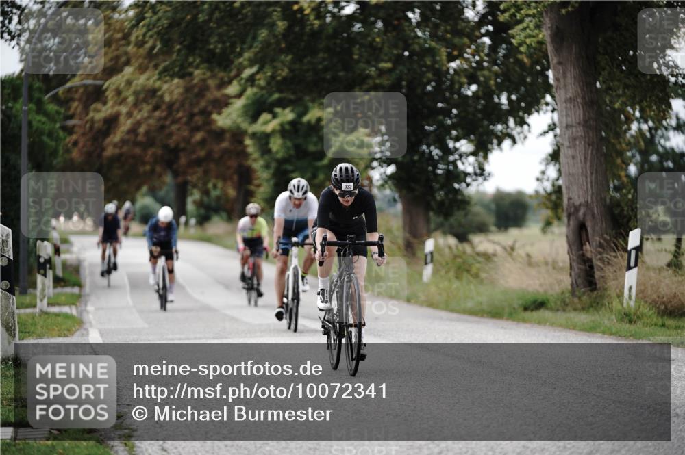 30.08.2026 - Elbe Triathlon Hamburg Michael Burmester http://msf.ph/oto/10072341 30.08.2026 10:14:28 Radfahren 506, 720, 750, 803, 838, 932, 944 meine-sportfotos.de