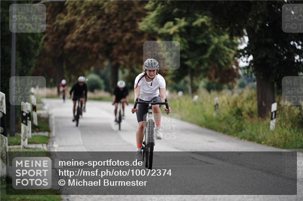 30.08.2026 - Elbe Triathlon Hamburg Michael Burmester http://msf.ph/oto/10072374 30.08.2026 10:15:00 Radfahren 503, 769, 780, 912 meine-sportfotos.de