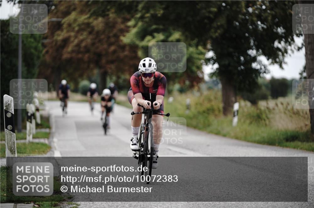30.08.2026 - Elbe Triathlon Hamburg Michael Burmester http://msf.ph/oto/10072383 30.08.2026 10:15:11 Radfahren 577, 667, 891, 898, 954 meine-sportfotos.de
