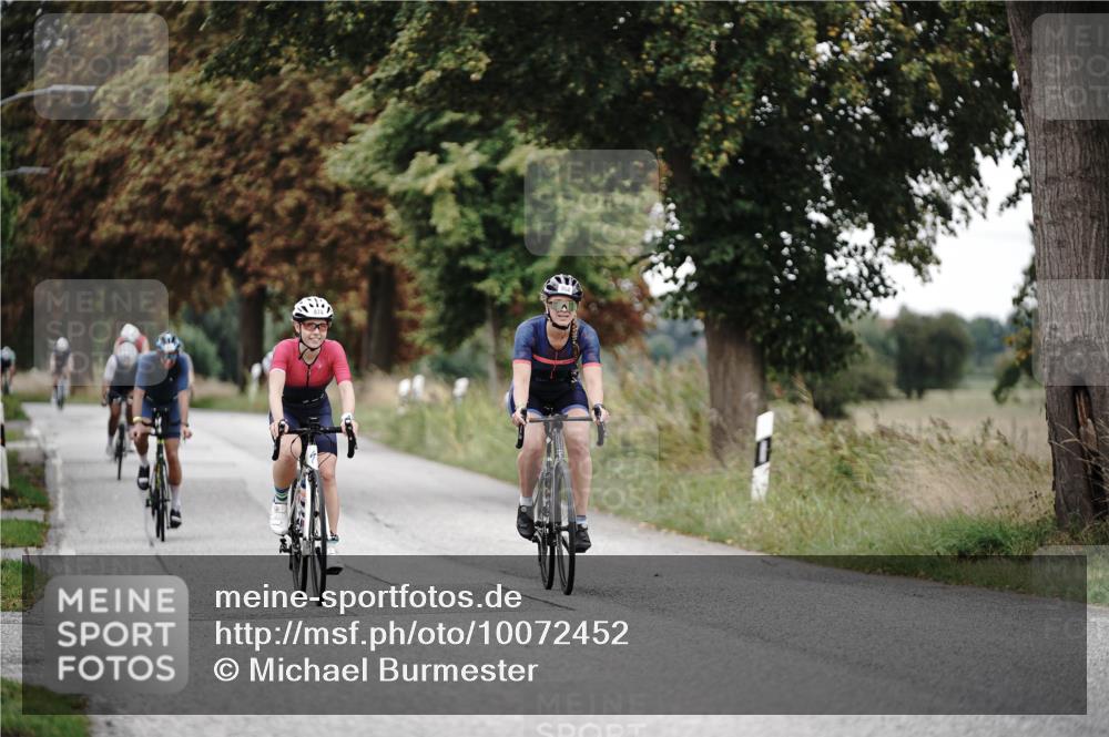 30.08.2026 - Elbe Triathlon Hamburg Michael Burmester http://msf.ph/oto/10072452 30.08.2026 10:16:14 Radfahren 409, 671, 790, 863, 874, 958 meine-sportfotos.de