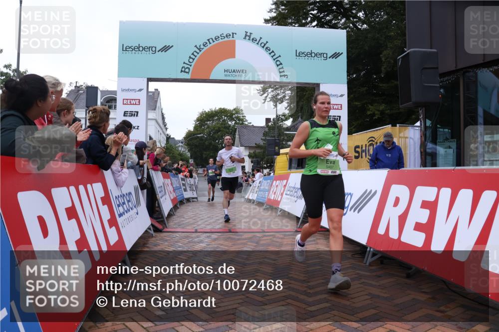 30.08.2026 - Blankeneser Heldenlauf Lena Gebhardt http://msf.ph/oto/10072468 30.08.2026 10:15:04 Ziel 5407, 5481, 5775, 5874 meine-sportfotos.de