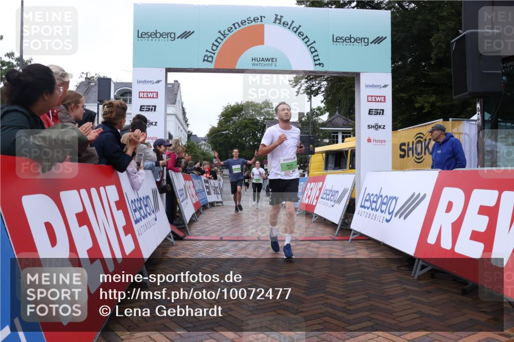30.08.2026 - Blankeneser Heldenlauf Lena Gebhardt http://msf.ph/oto/10072477 30.08.2026 10:15:05 Ziel 5407, 5481, 5775, 5874 meine-sportfotos.de