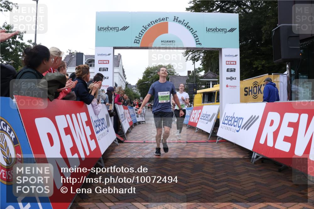 30.08.2026 - Blankeneser Heldenlauf Lena Gebhardt http://msf.ph/oto/10072494 30.08.2026 10:15:07 Ziel 5021, 5407, 5481, 5775, 5874 meine-sportfotos.de