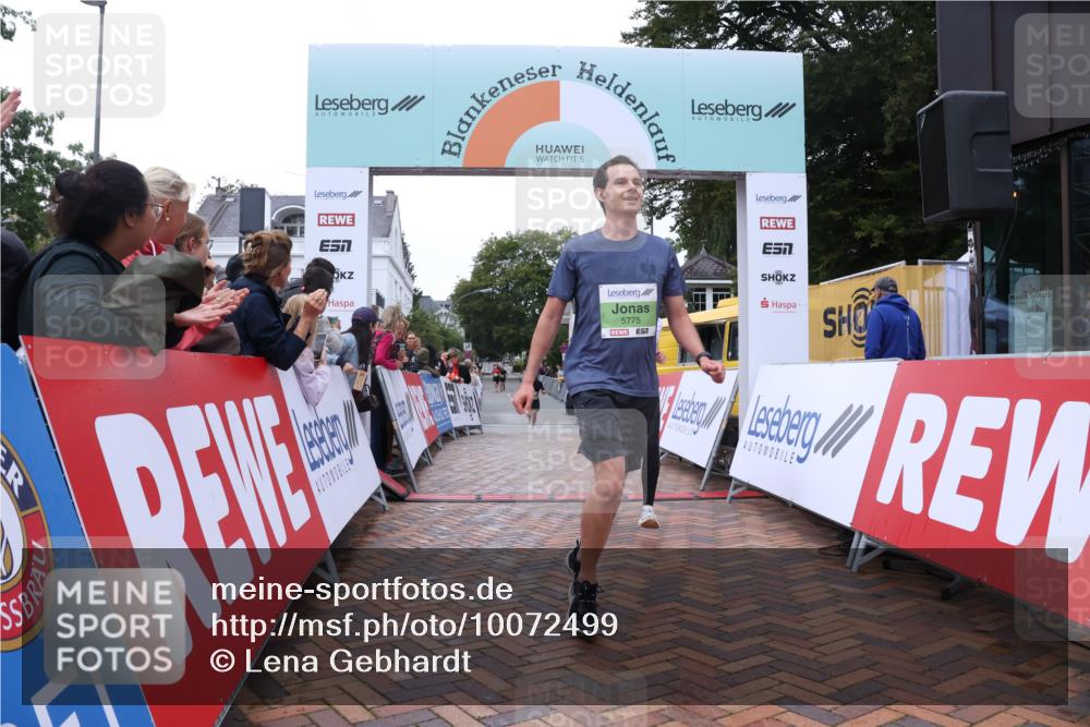 30.08.2026 - Blankeneser Heldenlauf Lena Gebhardt http://msf.ph/oto/10072499 30.08.2026 10:15:07 Ziel 5021, 5407, 5481, 5775, 5874 meine-sportfotos.de