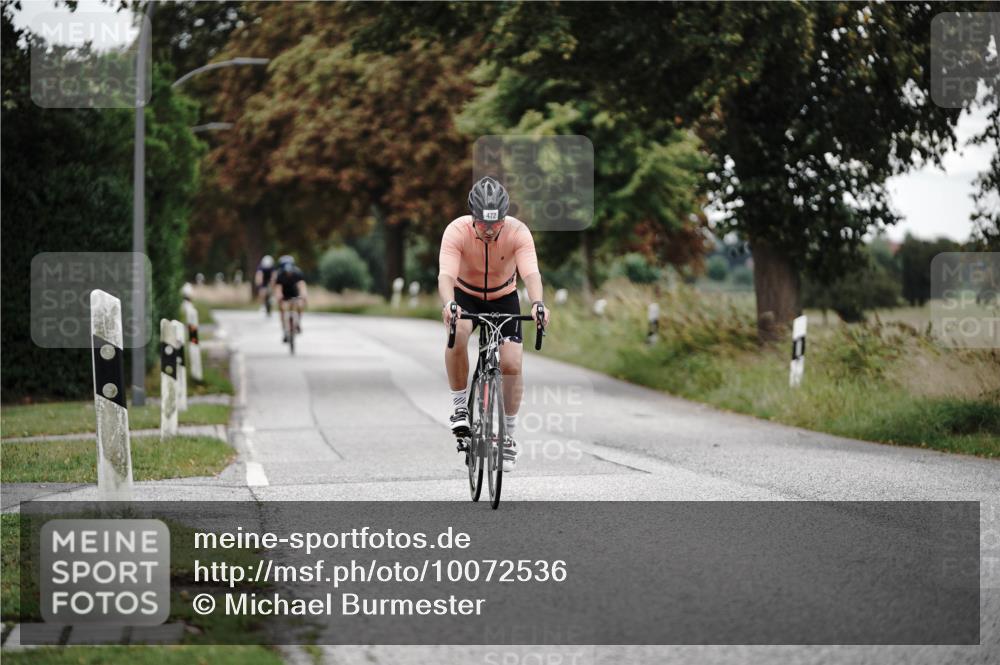 30.08.2026 - Elbe Triathlon Hamburg Michael Burmester http://msf.ph/oto/10072536 30.08.2026 10:17:34 Radfahren 472, 598, 651, 704 meine-sportfotos.de