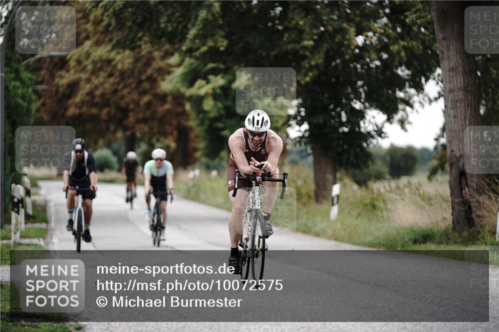 30.08.2026 - Elbe Triathlon Hamburg Michael Burmester http://msf.ph/oto/10072575 30.08.2026 10:18:28 Radfahren 556, 571, 618, 725, 774, 900, 953 meine-sportfotos.de