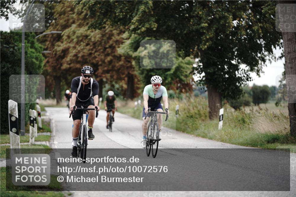30.08.2026 - Elbe Triathlon Hamburg Michael Burmester http://msf.ph/oto/10072576 30.08.2026 10:18:29 Radfahren 556, 571, 618, 725, 774, 900 meine-sportfotos.de