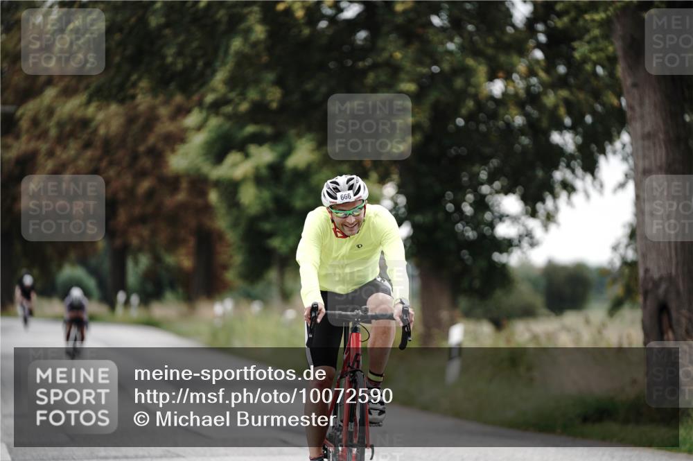 30.08.2026 - Elbe Triathlon Hamburg Michael Burmester http://msf.ph/oto/10072590 30.08.2026 10:18:43 Radfahren 666, 870 meine-sportfotos.de