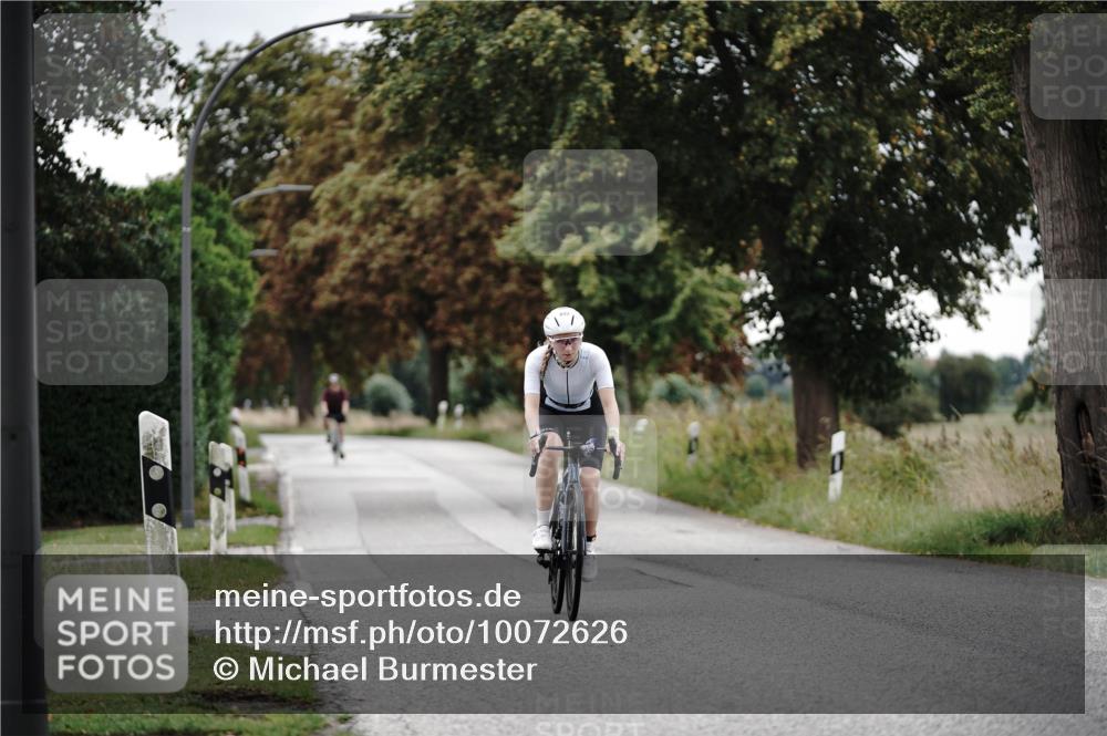 30.08.2026 - Elbe Triathlon Hamburg Michael Burmester http://msf.ph/oto/10072626 30.08.2026 10:19:33 Radfahren 572, 893 meine-sportfotos.de