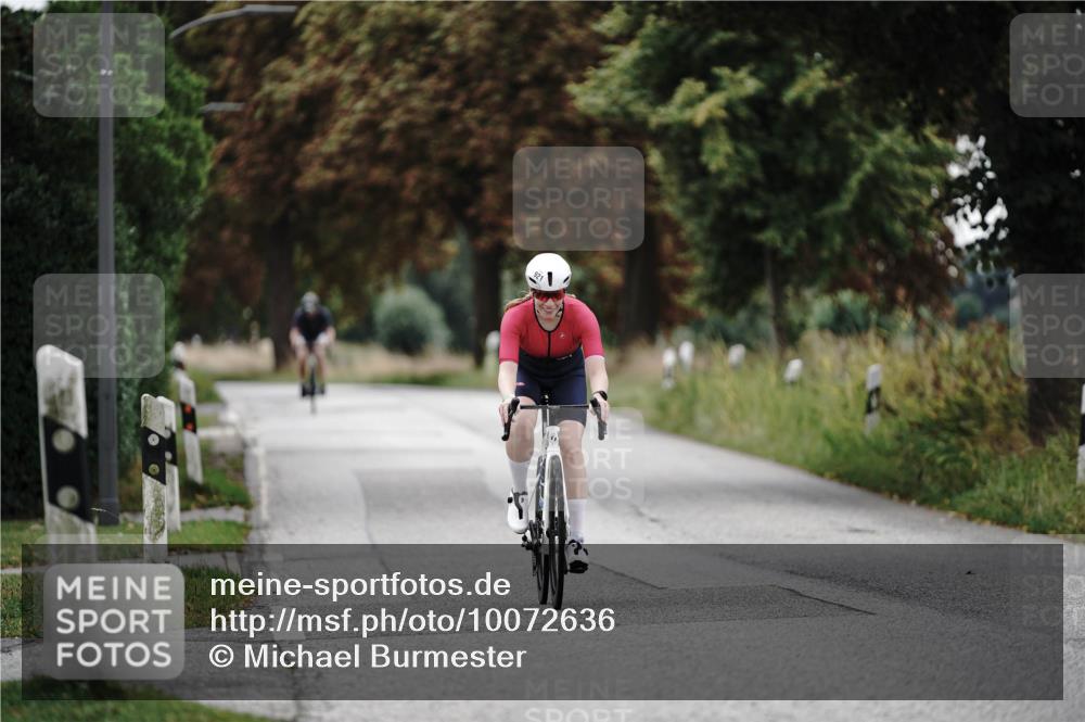 30.08.2026 - Elbe Triathlon Hamburg Michael Burmester http://msf.ph/oto/10072636 30.08.2026 10:19:51 Radfahren 921 meine-sportfotos.de