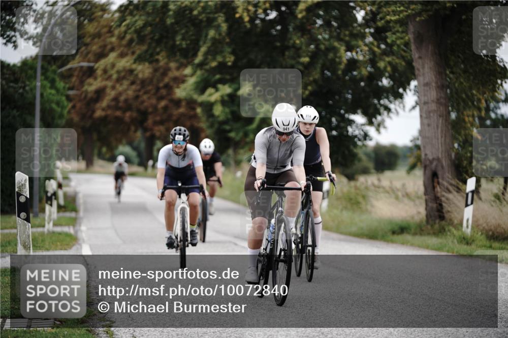 30.08.2026 - Elbe Triathlon Hamburg Michael Burmester http://msf.ph/oto/10072840 30.08.2026 10:24:11 Radfahren 602, 775, 793, 814, 822, 905, 914, 936, 941 meine-sportfotos.de