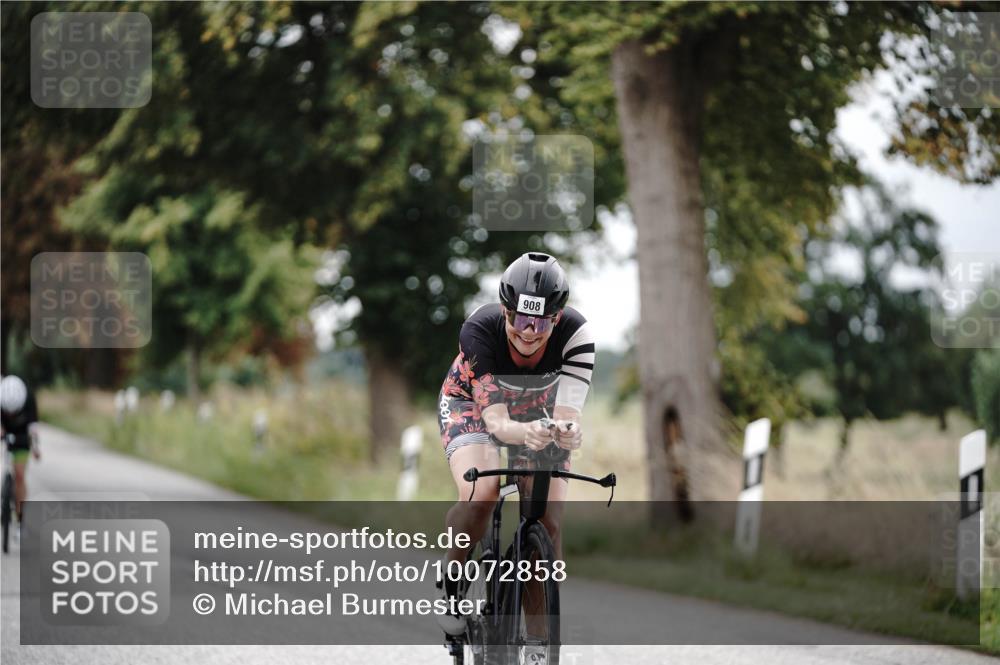 30.08.2026 - Elbe Triathlon Hamburg Michael Burmester http://msf.ph/oto/10072858 30.08.2026 10:24:28 Radfahren 834, 908 meine-sportfotos.de